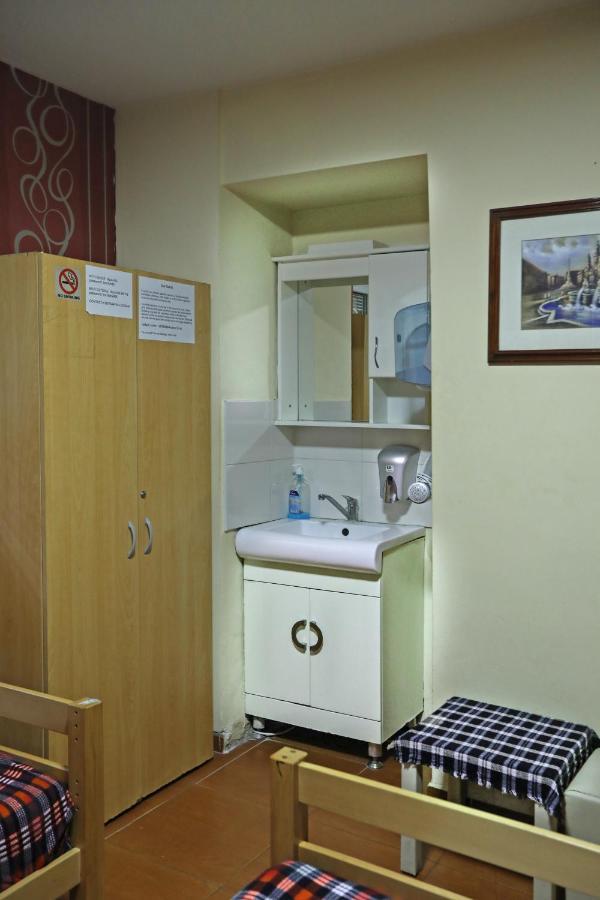 Hostel 42 Skopje Eksteriør billede