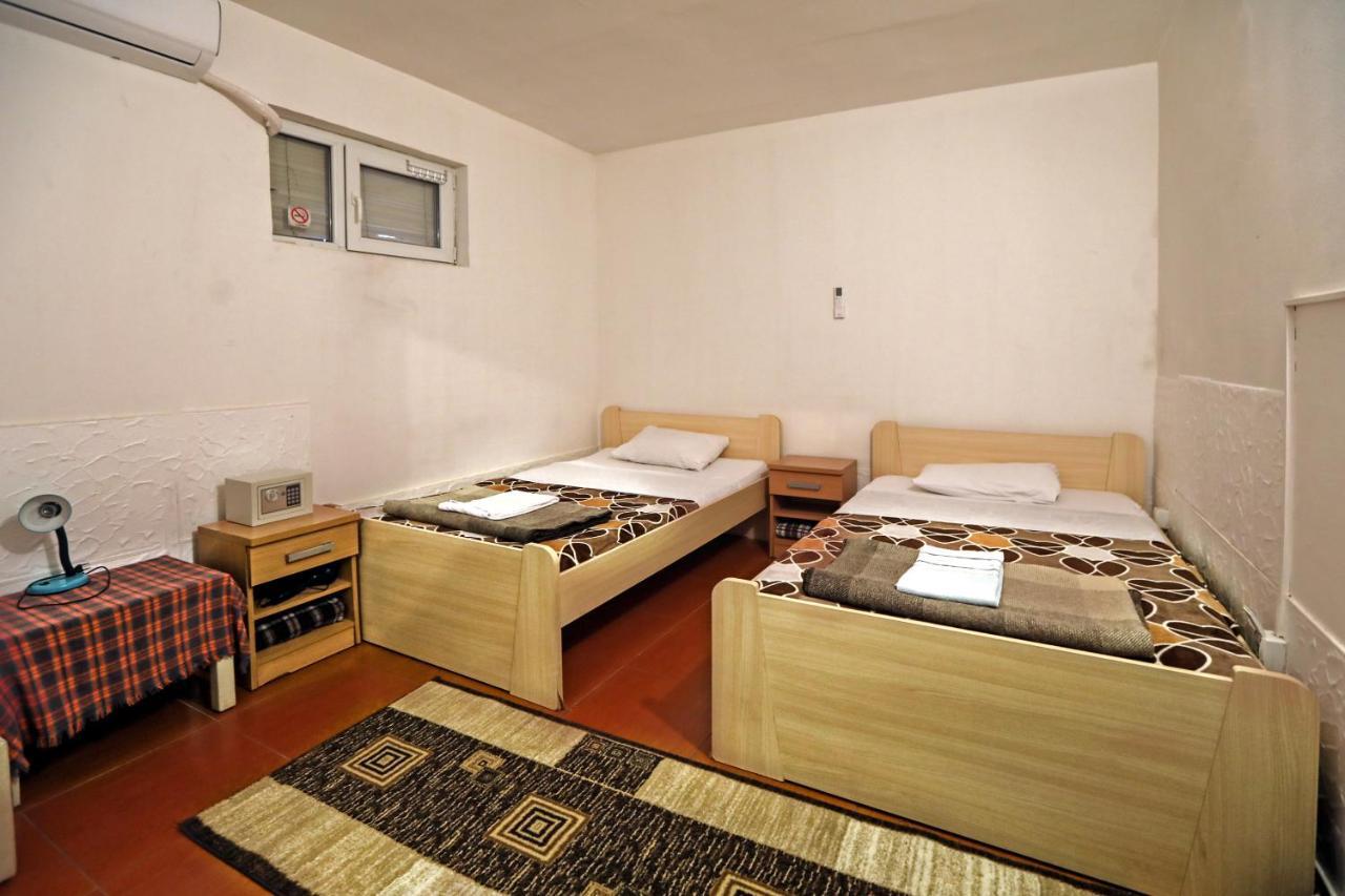 Hostel 42 Skopje Eksteriør billede