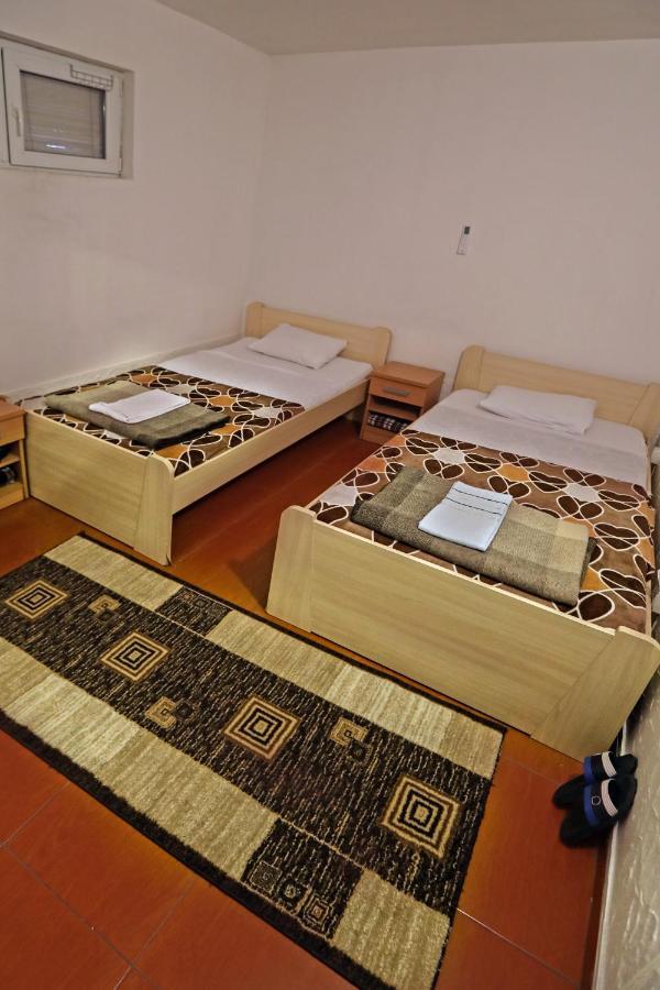 Hostel 42 Skopje Eksteriør billede