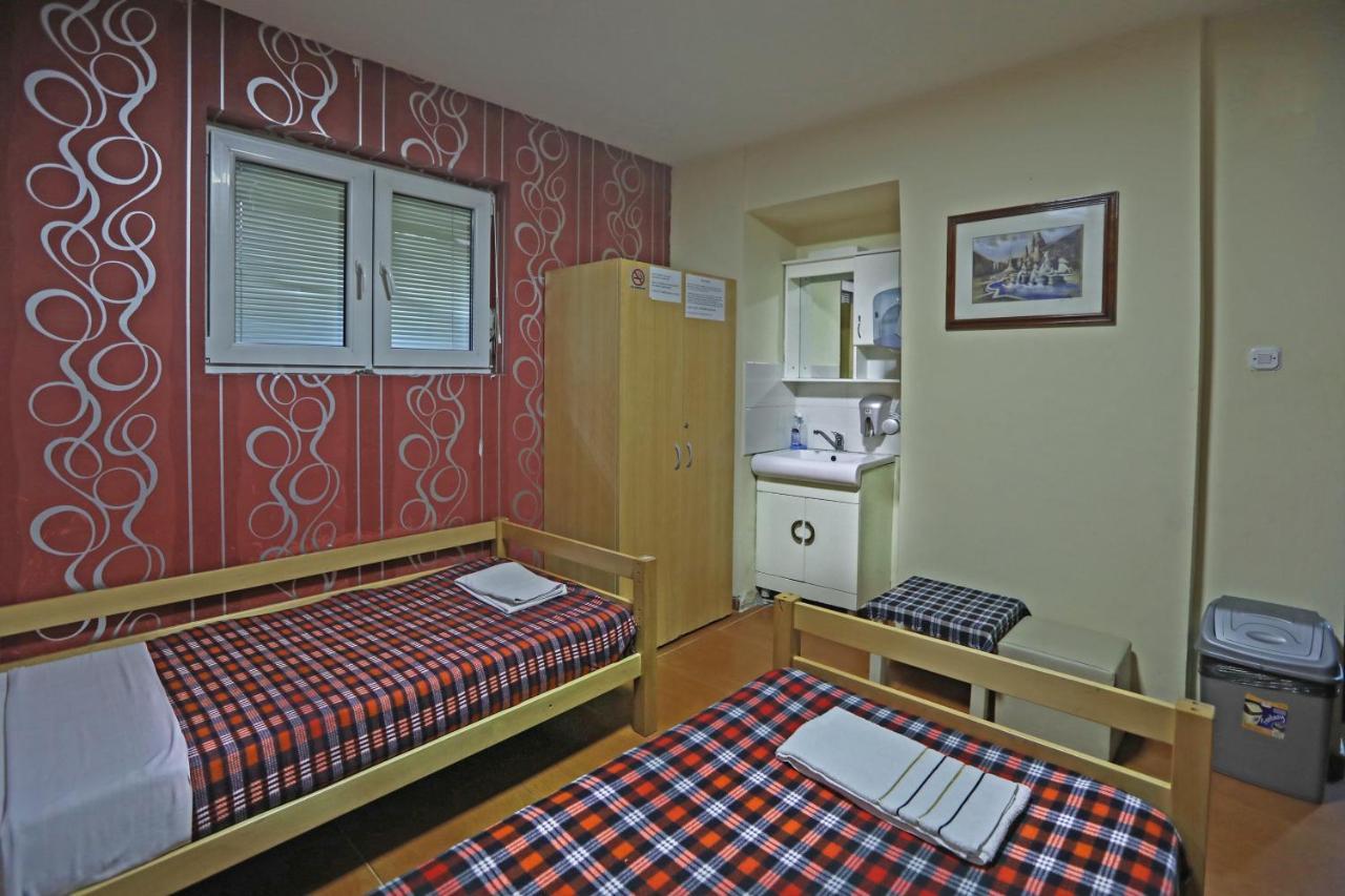 Hostel 42 Skopje Eksteriør billede