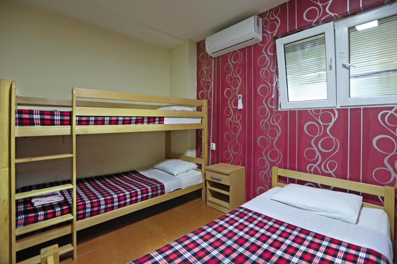 Hostel 42 Skopje Eksteriør billede